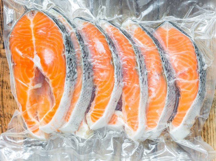 best way to freeze smoked salmon