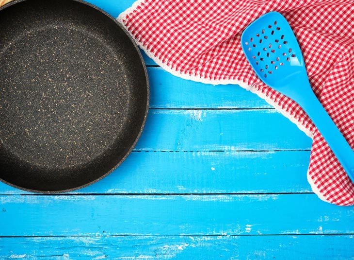 clean non-stick pans