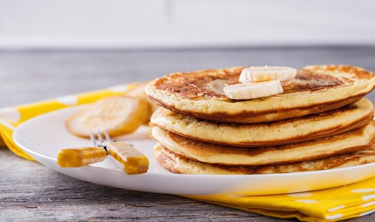 banana bisquick pancakes with peanut butter syrup vegan