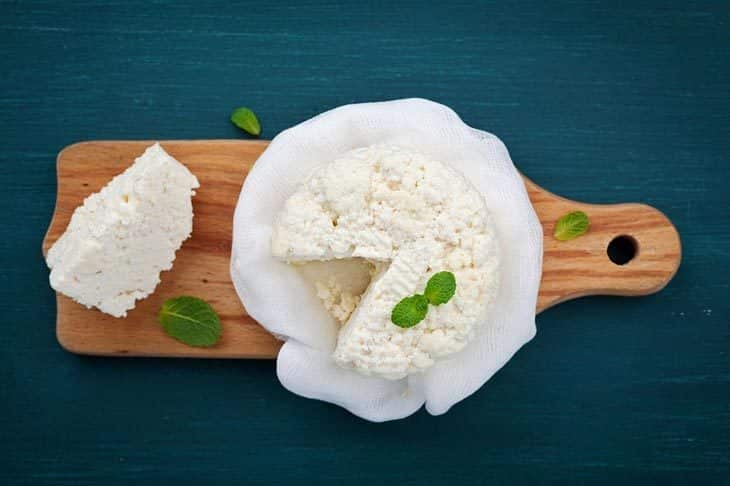 Substitute For Ricotta Cheese – 12 Far-Out Ideas (Vegan Included)