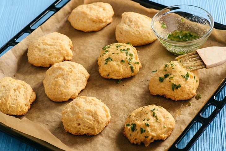 How To Make Garlic Cheddar Biscuits