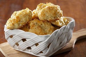Garlic Cheddar Biscuits