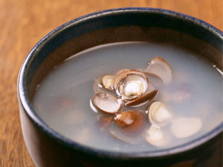 8 Perfect Clam Juice Substitutes for Your Recipes
