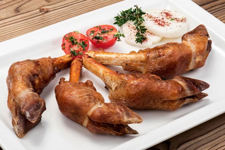 What Do Pigs Feet Taste Like? The Secrets That You Did Not Know Before