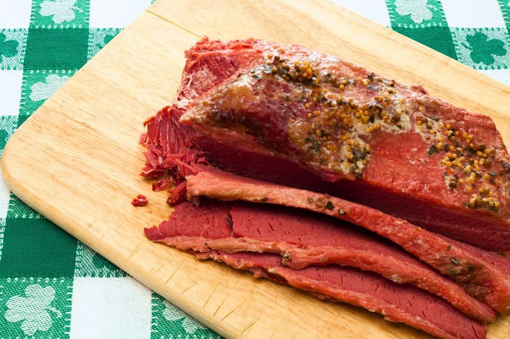 How To Reheat Corned Beef? 2 Best Ways To Keep It Tender