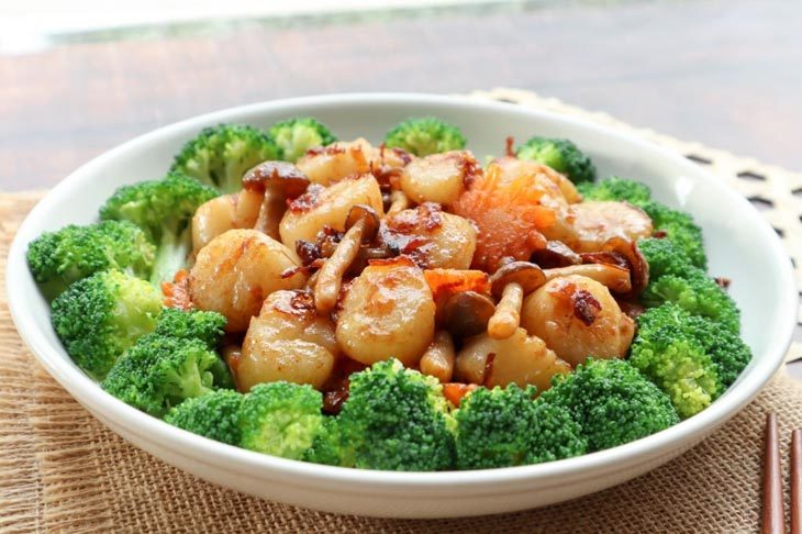 Scallops with mushroom in XO