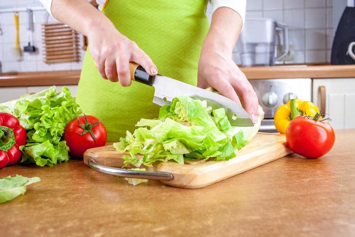 How To Cut Lettuce? – The Best Way To Handle Your Lettuce!