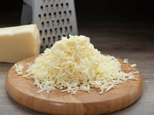 How To Shred Mozzarella? 2 Easiest Ways To Get Shredded Cheese!