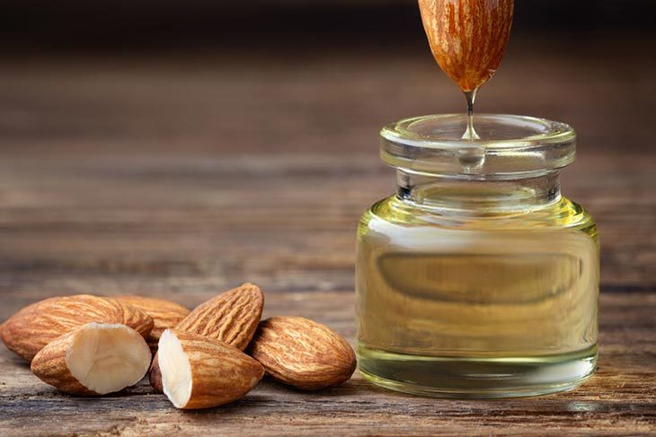 Top 8 Almond Extract Substitutes You Must Know About