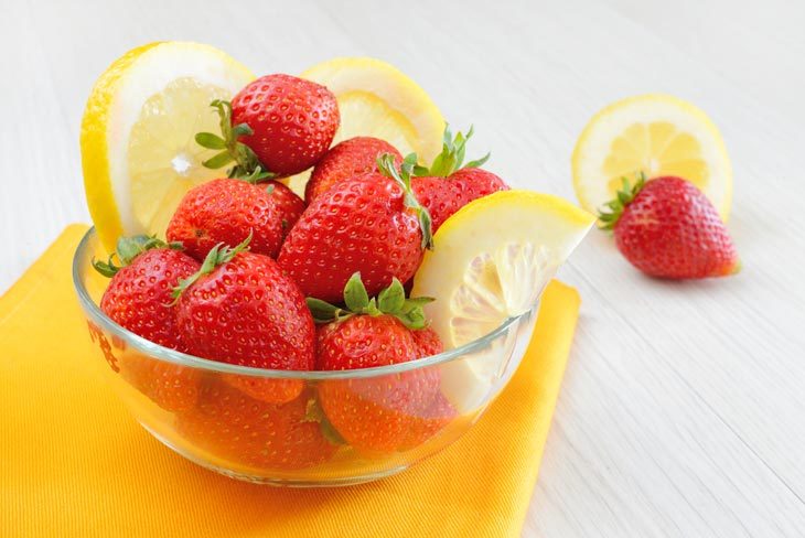 Strawberries With Lemon