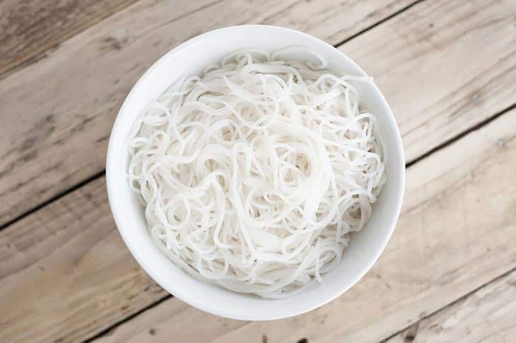 how to reheat rice noodles