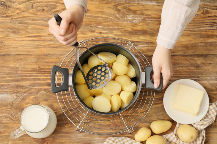 Potato Masher Substitute – 5 Best Alternatives For Potato Mashing