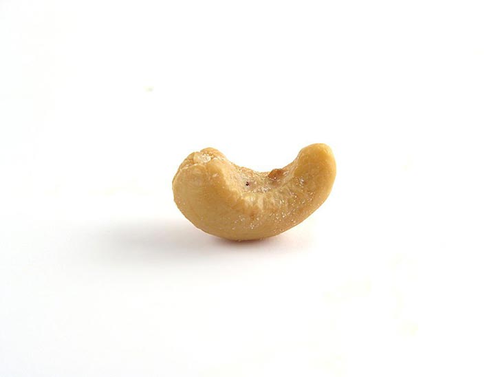 How To Know If Your Cashews Start Going Bad