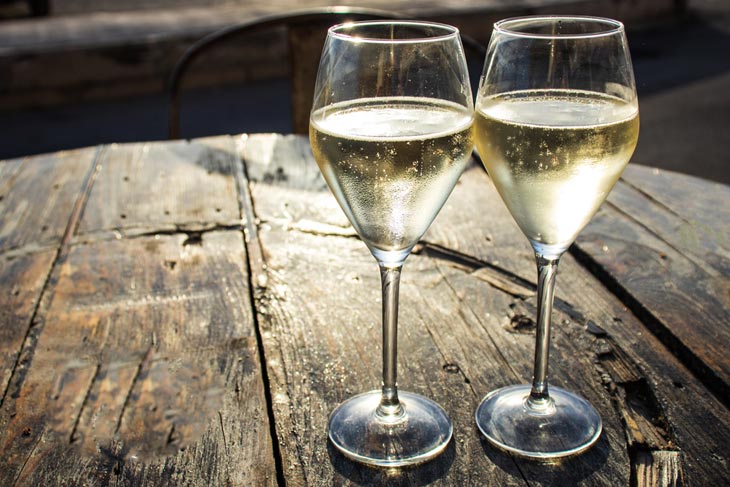 Prosecco Substitute – Top 6 Worth-Considered Options
