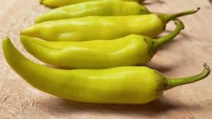 Substitute For Banana Peppers – Tips To Pick The Right One