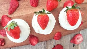 Easy to Make Mini Strawberry Cheesecake Bites